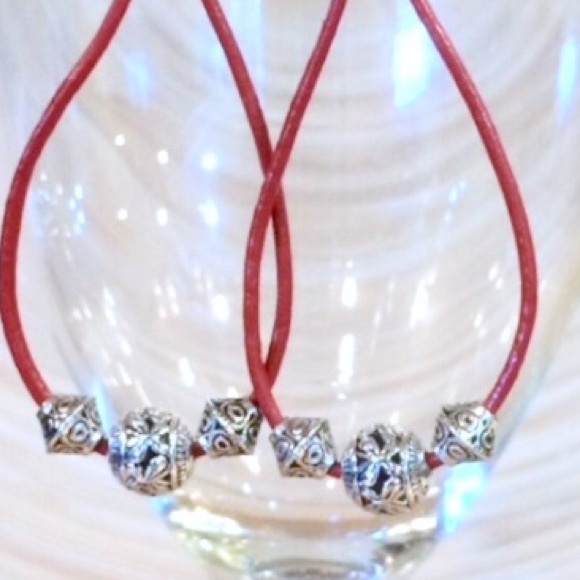 Red leather earrings - Picture 2 of 2